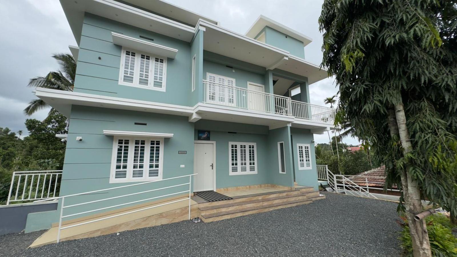 The Karlyle Homestay Vaduvanchal Exteriér fotografie