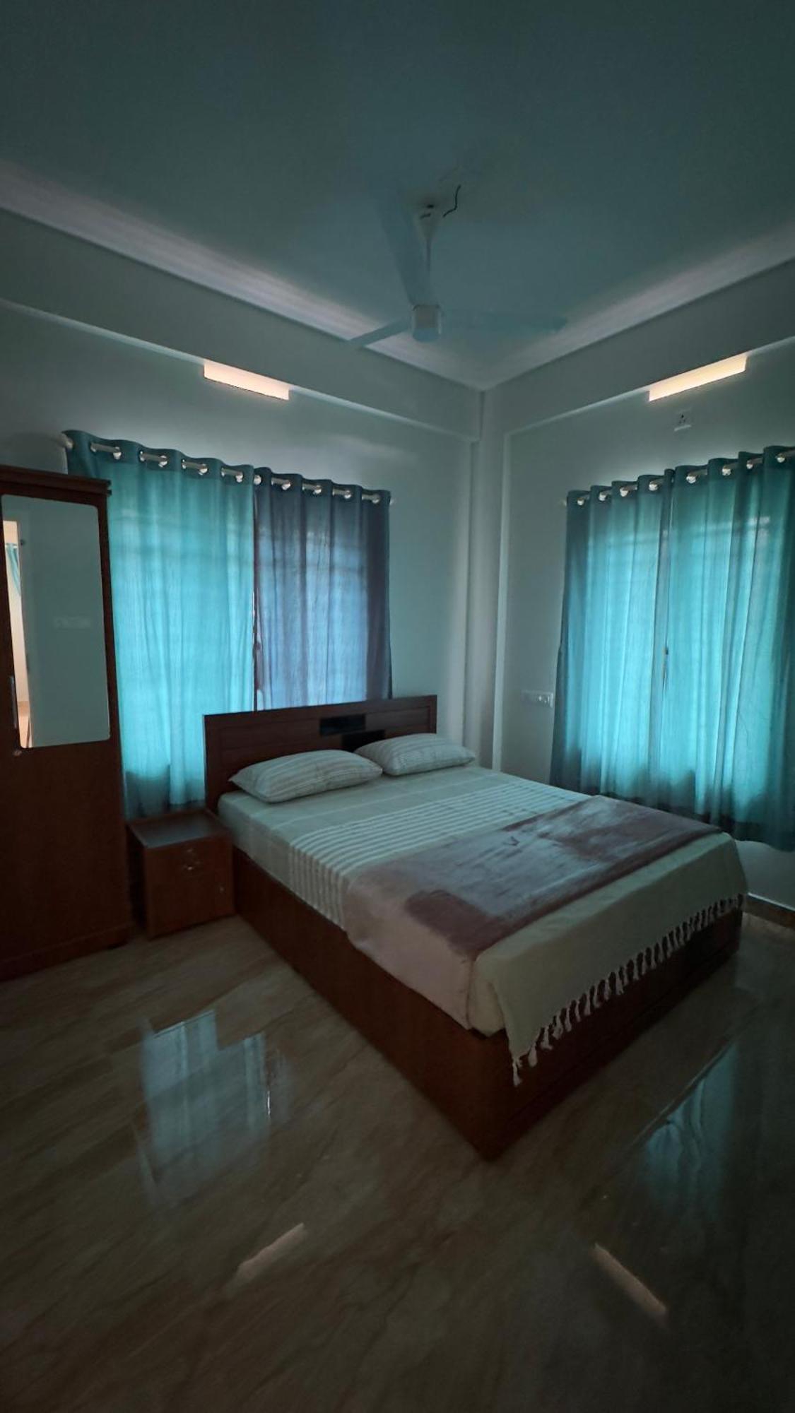 The Karlyle Homestay Vaduvanchal Exteriér fotografie